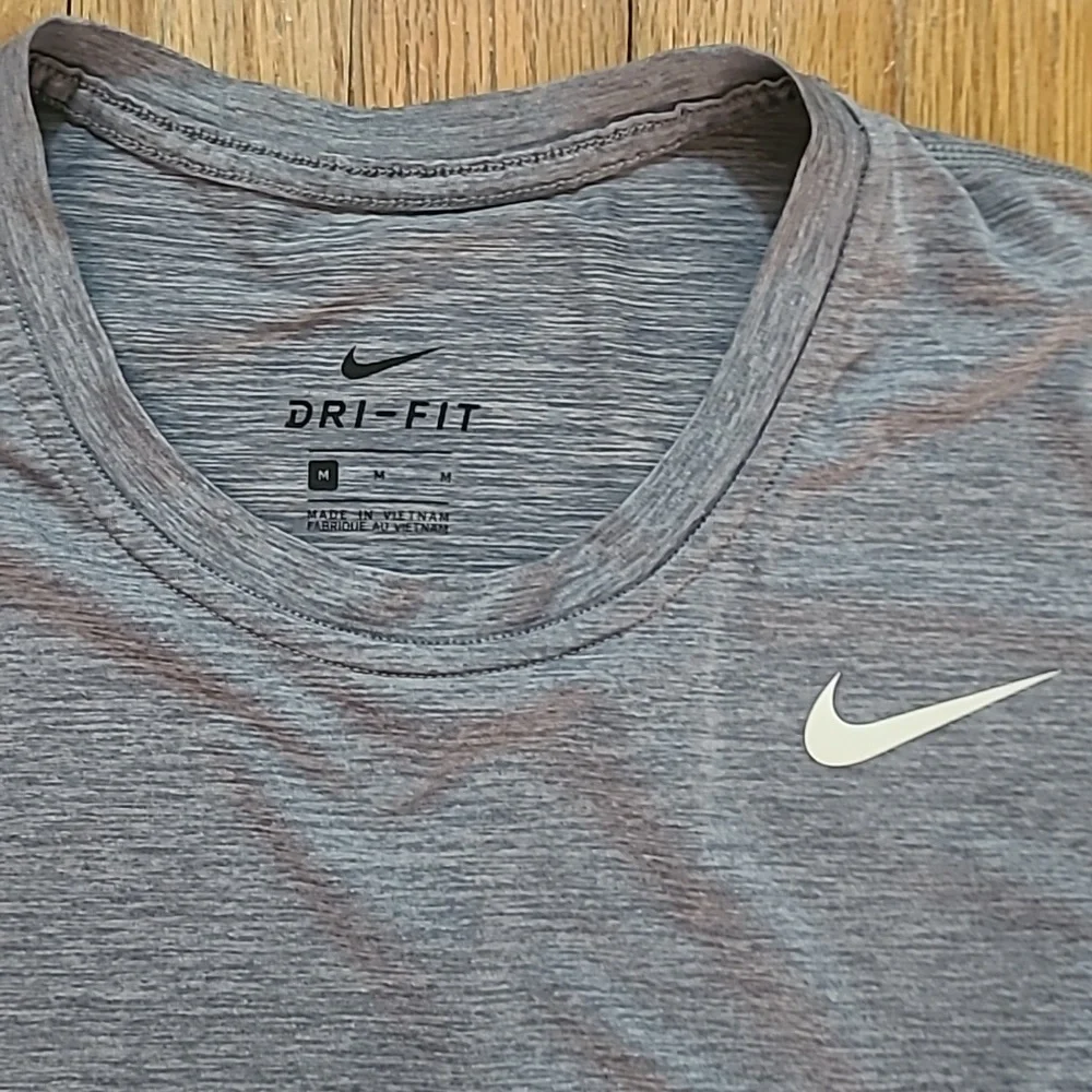Nike Dri-fit (Gray, Medium) - Picture 2 of 3
